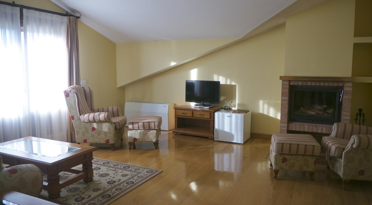 Hotel Penarrubia Zaorejas Buitenkant foto